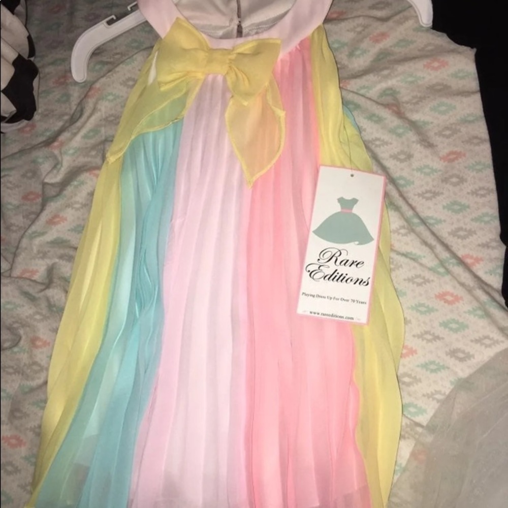 Rare Edditions colorful, wavy, pretty dress